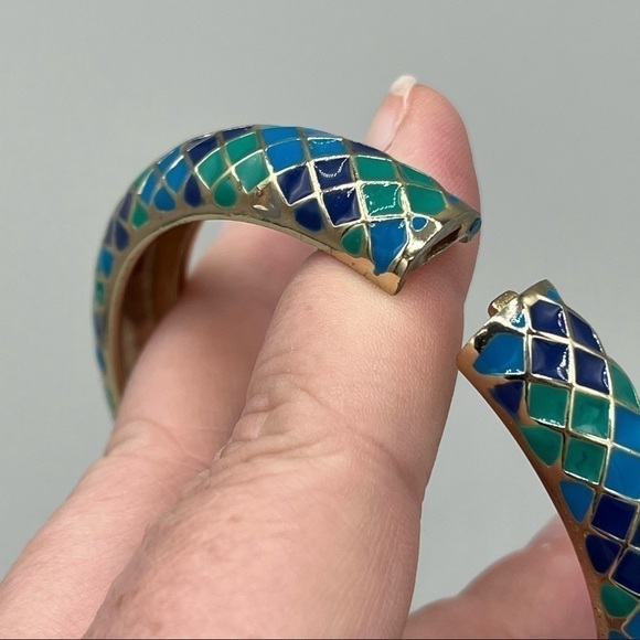 4 for $20 SALE! Sequin Enameled Goldtone Harlequin Hinged Bangle, Blues/Greens - Picture 6 of 6